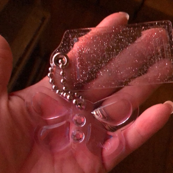 🦋VOACH🦋 POPPY BUTTERFLY HANGTAG KEY CHAIN RHINESTONES🦋 - Picture 5 of 7